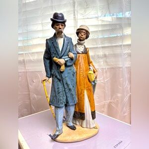 Lladro Twilight Years Porcelain Figure “Sosegado Paseo” in Spanish